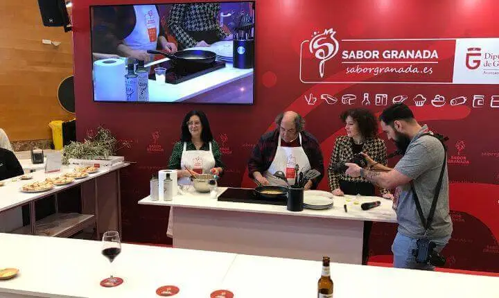 Stand de Sabor Granada en donde Aceite Arkilakis presentó su producto en la Granada Gourmet